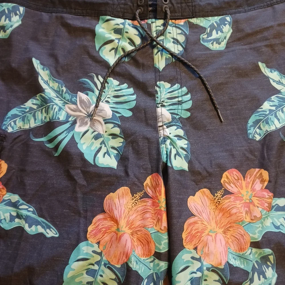 George Coral Hibiscus Big Tall Swim Suit Trunks At Knee 2XL 2X 44-46 Board Short